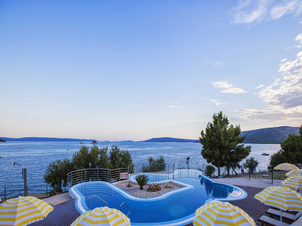 Gli appartamenti Belvedere in Seget Vranjica in Trogir per le vacanze famiglie al mare a Trogir in Dalmazia in Croazia