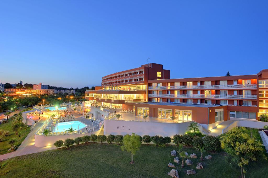 L' albergo All Inclusive Albatros Plava Laguna Hotel in Parenzo per le vacanze tutto incluso al mare a Parenzo in Istria in Croazia