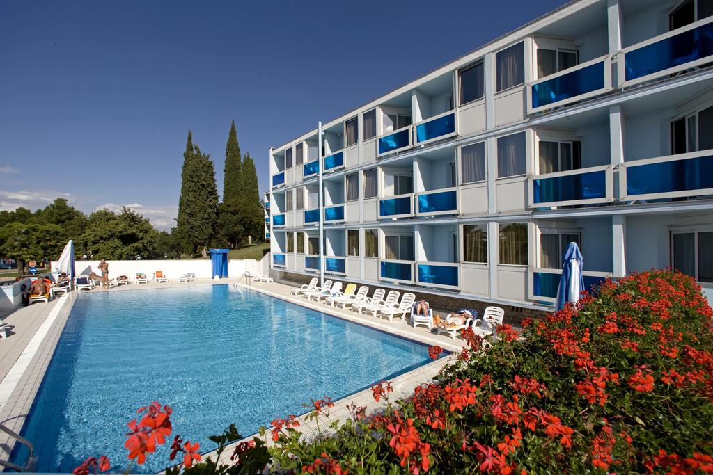 L' albergo Hotel Plavi Plava Laguna in Parenzo per le vacanze al mare a Parenzo in Istria in Croazia