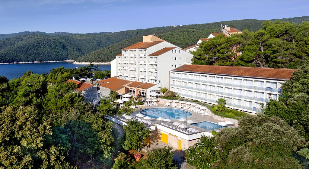 L' albergo Miramar Sunny Hotel by Valamar in Rabac per le vacanze al mare a Rabac in Istria in Croazia